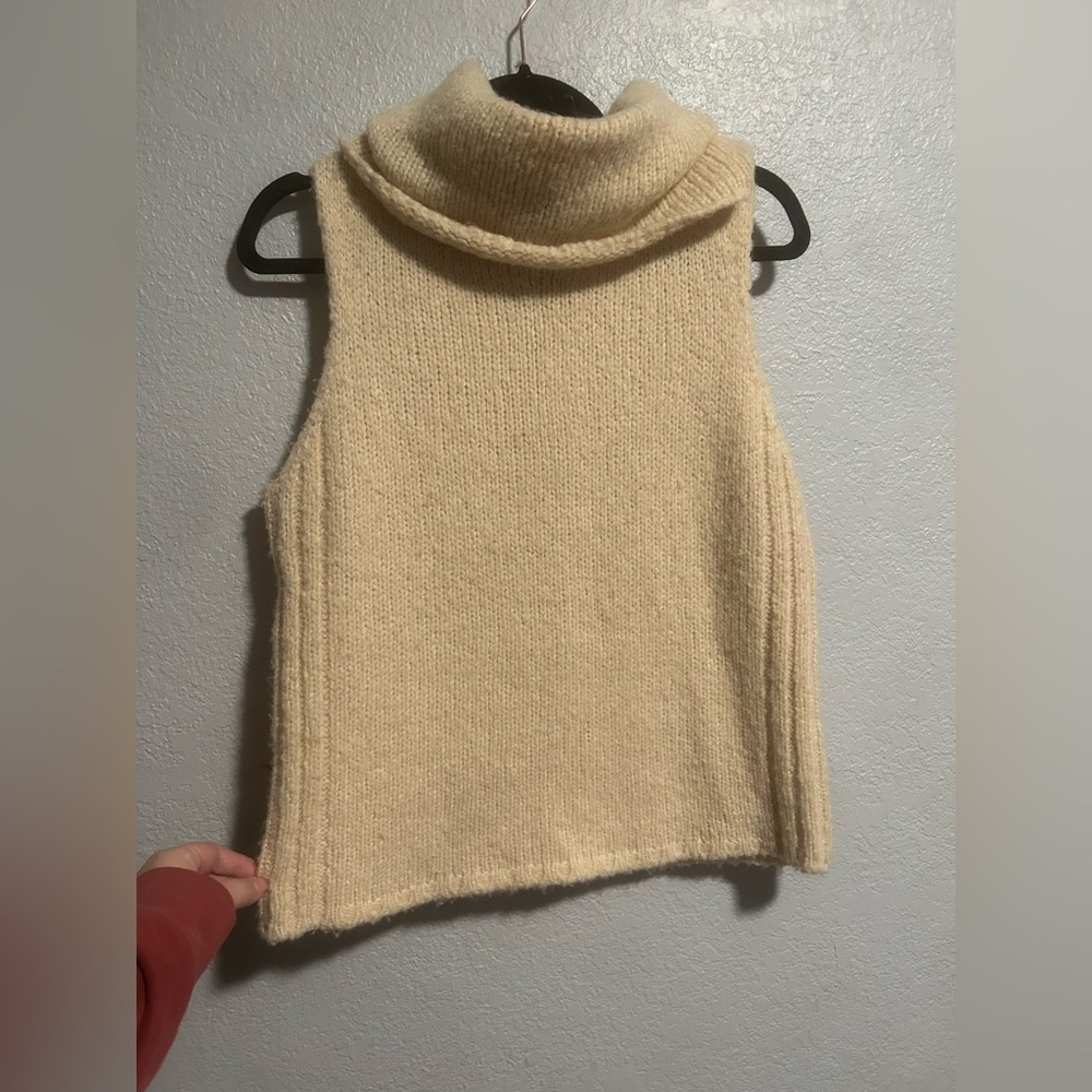 Banana republic wool camel hair blend turtle neck sleeveless sweater